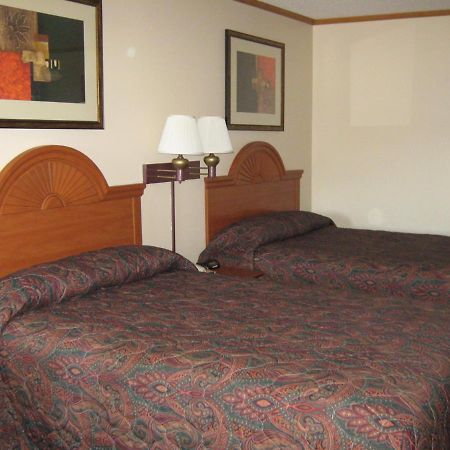 America'S Best Inn And Suites Emporia Zewnętrze zdjęcie