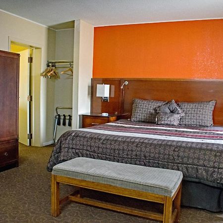 America'S Best Inn And Suites Emporia Zewnętrze zdjęcie