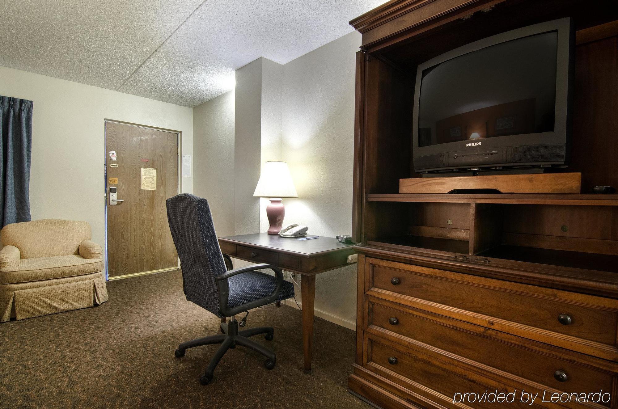 America'S Best Inn And Suites Emporia Zewnętrze zdjęcie