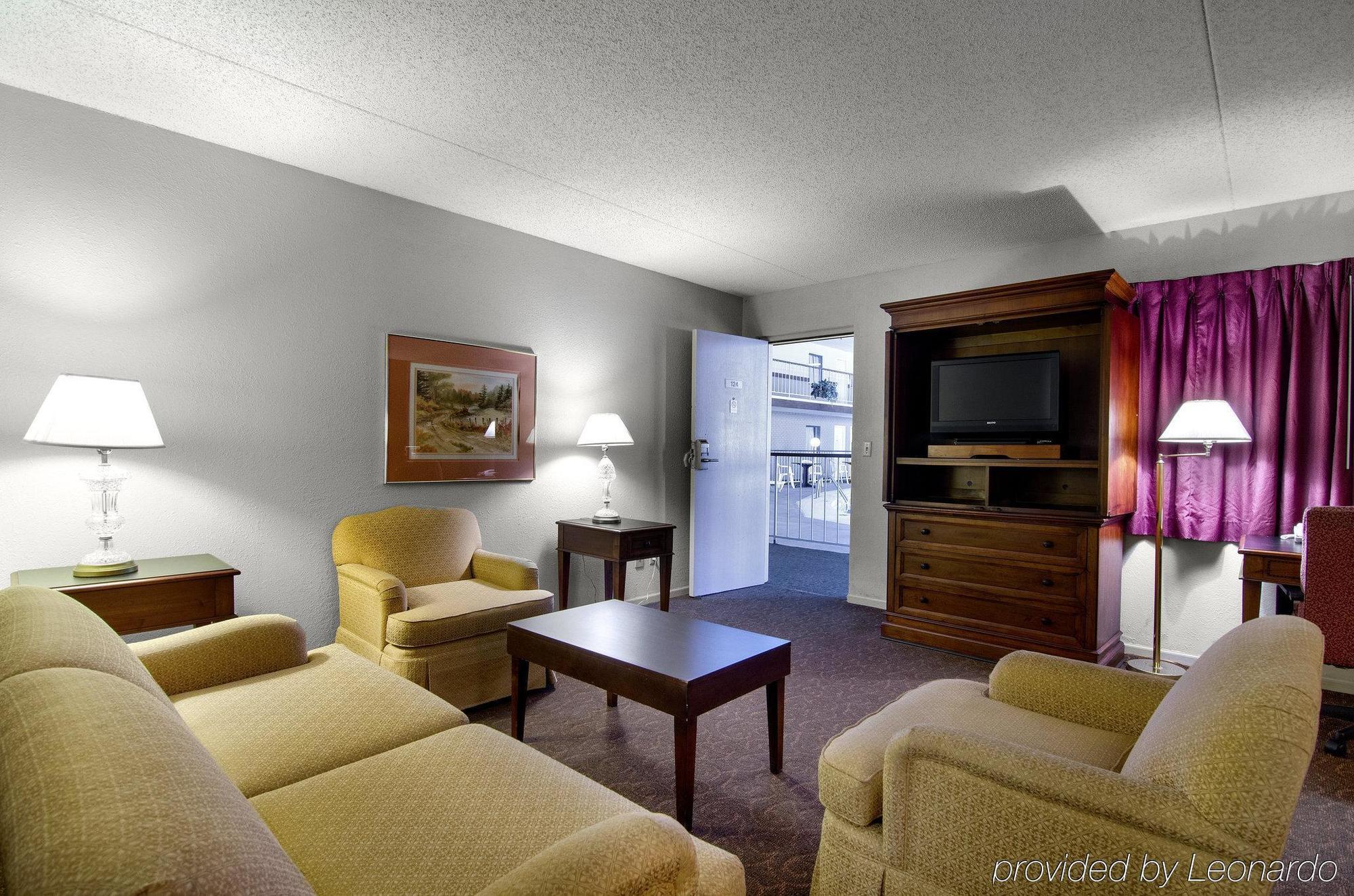 America'S Best Inn And Suites Emporia Zewnętrze zdjęcie
