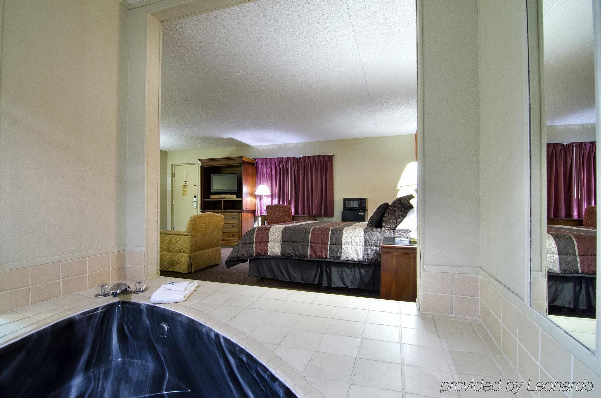 America'S Best Inn And Suites Emporia Zewnętrze zdjęcie
