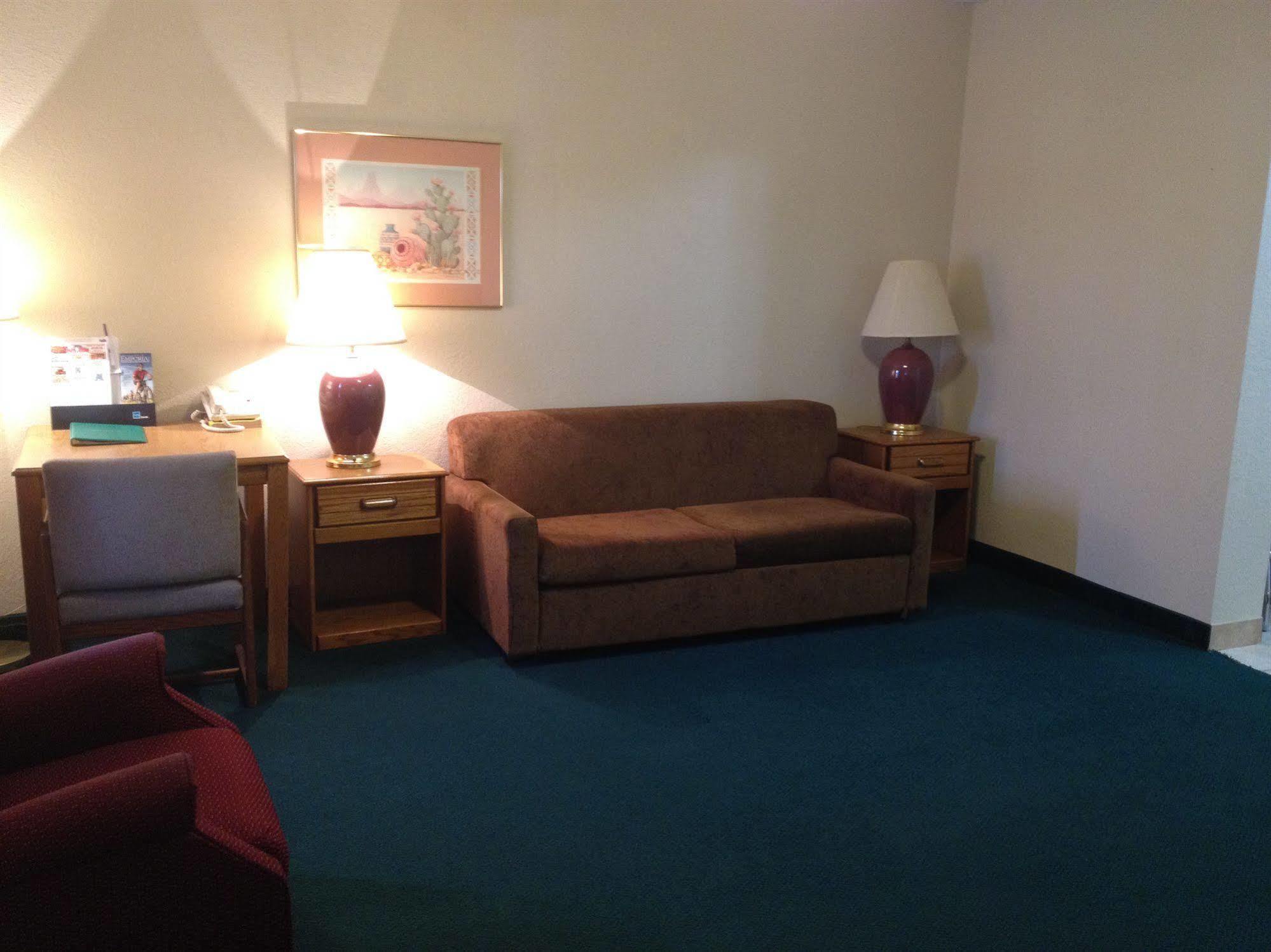America'S Best Inn And Suites Emporia Zewnętrze zdjęcie