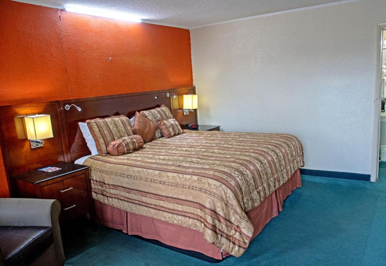 America'S Best Inn And Suites Emporia Zewnętrze zdjęcie